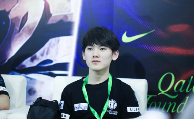 LPL每日TOP5：Zika狂怒基因，侧翼输出控制留人